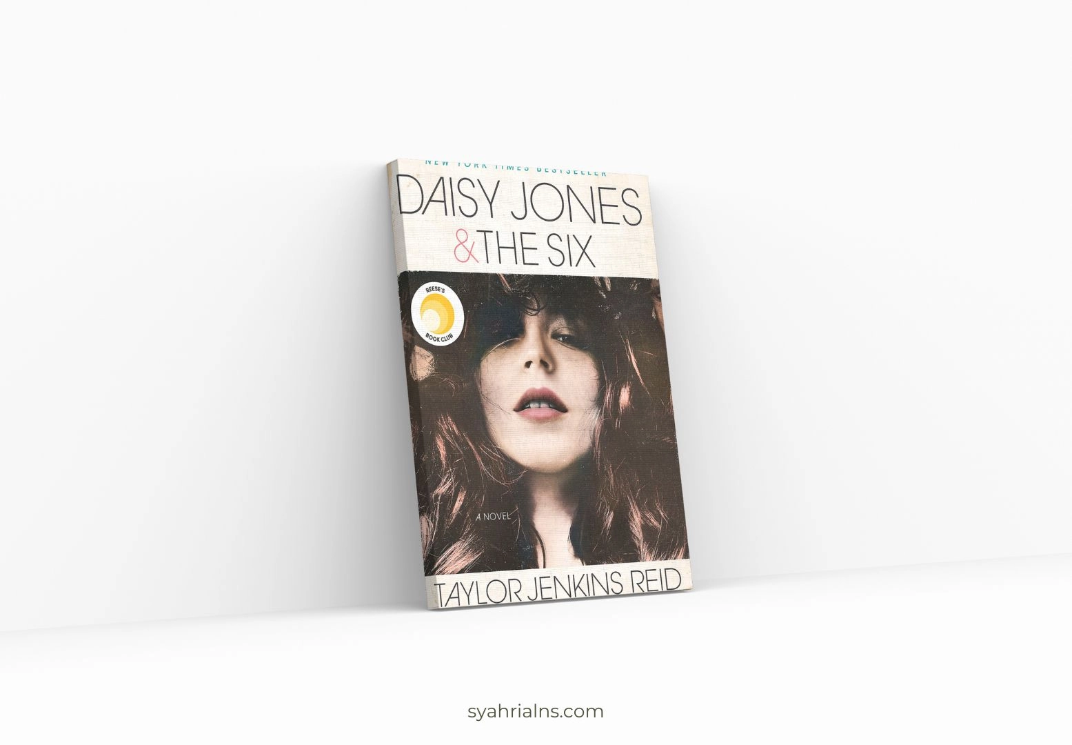 Original graphic of Daisy Jones & the Six reviews